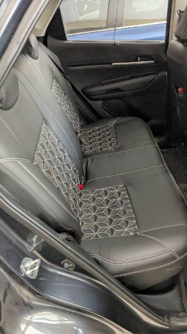 https://images10.gaadi.com/usedgaadi-sellcar/UsedCar/e59f7a6ca/bb3c2718-ffd4-4b13-a773-7770514d7118.jpg?imwidth=6402