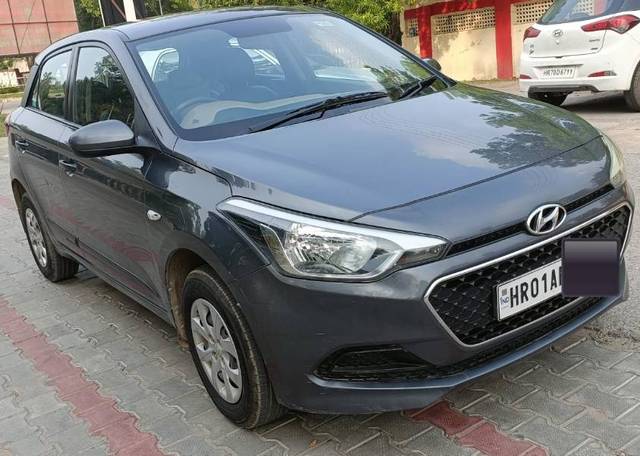 https://images10.gaadi.com/usedgaadi-sellcar/UsedCar/e59fee43a/7e9a2534-80fd-4886-b848-9384f814362c.jpg?imwidth=6400