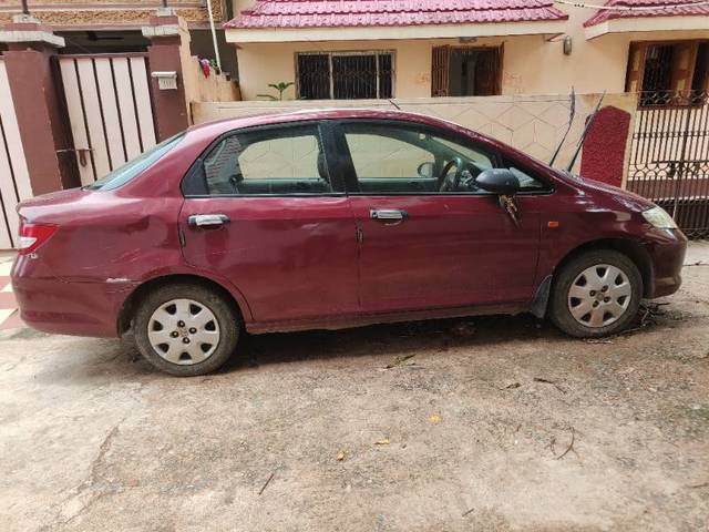 https://images10.gaadi.com/usedgaadi-sellcar/UsedCar/e59ff1eea/cc1eb418-0227-4b6f-8196-c0a2c149e622.jpg?imwidth=6400