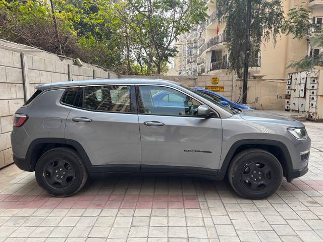 https://images10.gaadi.com/usedgaadi-sellcar/UsedCar/e59ff926a/8ba2f9d4-8182-47b5-8800-a33c5212e9e6.jpeg?imwidth=6401