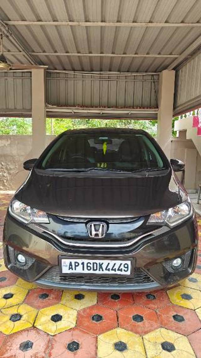 https://images10.gaadi.com/usedgaadi-sellcar/UsedCar/e5a02ec0a/272ba415-42a7-4be1-b86b-a1b99cd86040.jpg?imwidth=6400