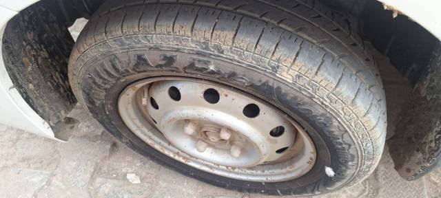 https://images10.gaadi.com/usedgaadi-sellcar/UsedCar/e5a042bba/8e9f0c68-eb91-4395-ab1c-fe91bea81b88.jpg?imwidth=6401