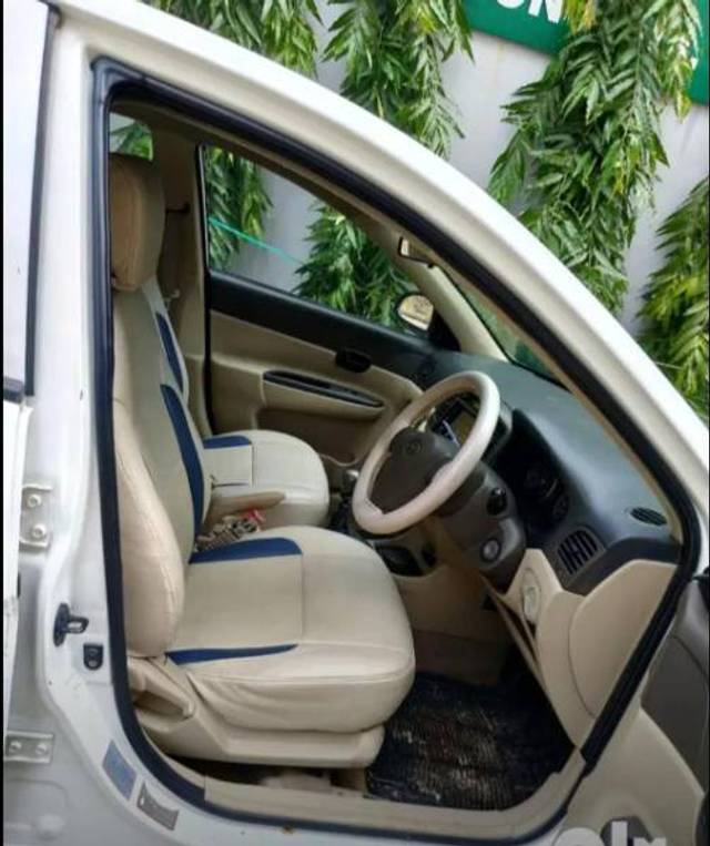 https://images10.gaadi.com/usedgaadi-sellcar/UsedCar/e5a05115a/61bdae00-3794-439f-a754-4a1196876c69.jpg?imwidth=6402