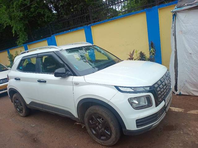 https://images10.gaadi.com/usedgaadi-sellcar/UsedCar/e5a0a297a/46612abf-a983-4350-b710-a38079ef420e.jpeg?imwidth=6400
