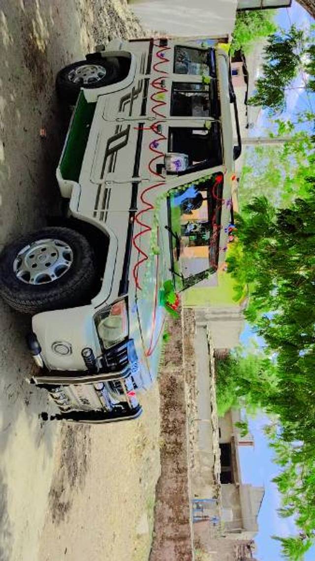 https://images10.gaadi.com/usedgaadi-sellcar/UsedCar/e5a0c9daa/9f825a8a-14c4-4bcd-97b9-4ab2053991ea.jpg?imwidth=6402