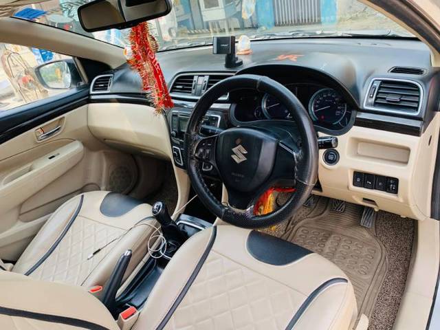 https://images10.gaadi.com/usedgaadi-sellcar/UsedCar/e5a1374ca/48c5b6ad-872e-4634-86b2-18096a775d38.jpg?imwidth=6401