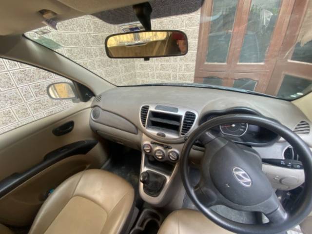 https://images10.gaadi.com/usedgaadi-sellcar/UsedCar/e5a14ec1a/f58a59b5-249d-4745-9520-265dd610d5c1.jpeg?imwidth=6401