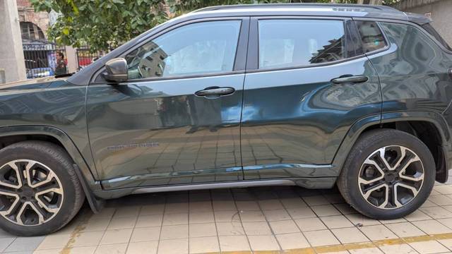 https://images10.gaadi.com/usedgaadi-sellcar/UsedCar/e5a15dcda/5f190e50-bd48-4b7e-8ecd-b52847a4f3a9.jpeg?imwidth=6402