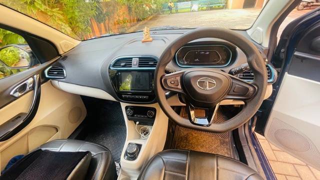 https://images10.gaadi.com/usedgaadi-sellcar/UsedCar/e5a16d78a/498eceb1-012f-44a6-a590-9a52e265f86c.jpeg?imwidth=6400