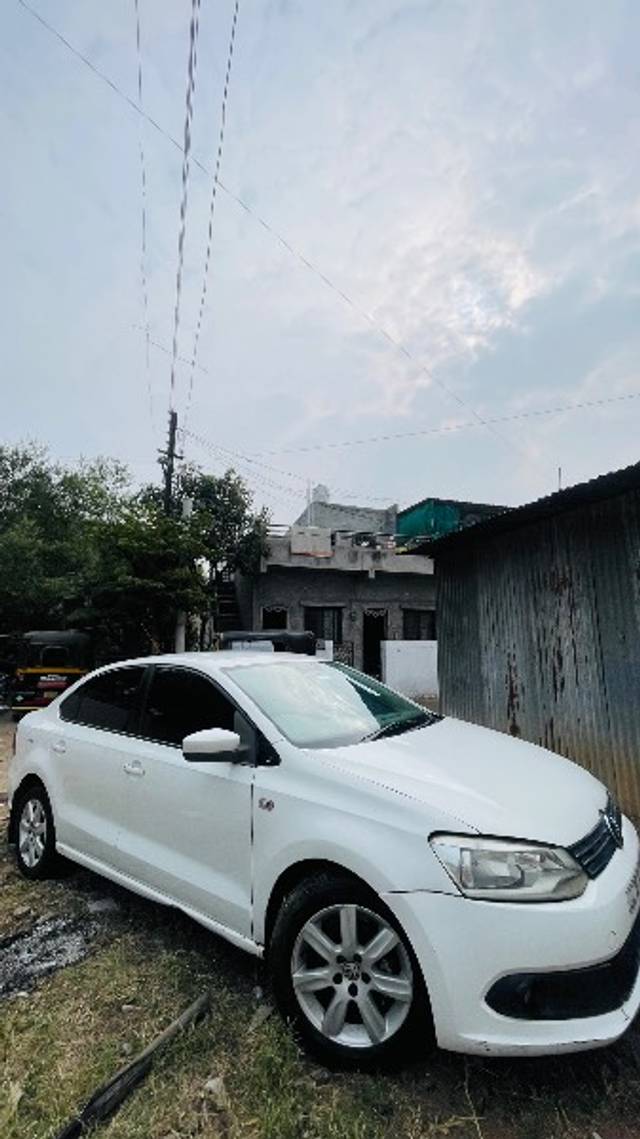https://images10.gaadi.com/usedgaadi-sellcar/UsedCar/e5a18f6ba/dc19c6a7-a385-47aa-99bf-fe0f3c8ac24c.jpeg?imwidth=6400