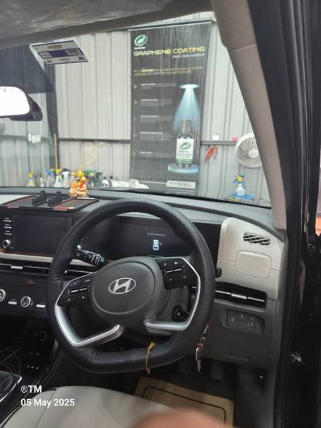 https://images10.gaadi.com/usedgaadi-sellcar/UsedCar/e5a1a248a/7550b5c2-56d1-4940-9dd5-83838a63b28f.jpg?imwidth=6402