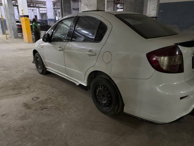 https://images10.gaadi.com/usedgaadi-sellcar/UsedCar/e5a1ac19a/647a29ed-0e41-4315-893d-cd792ac32f12.jpeg?imwidth=6402
