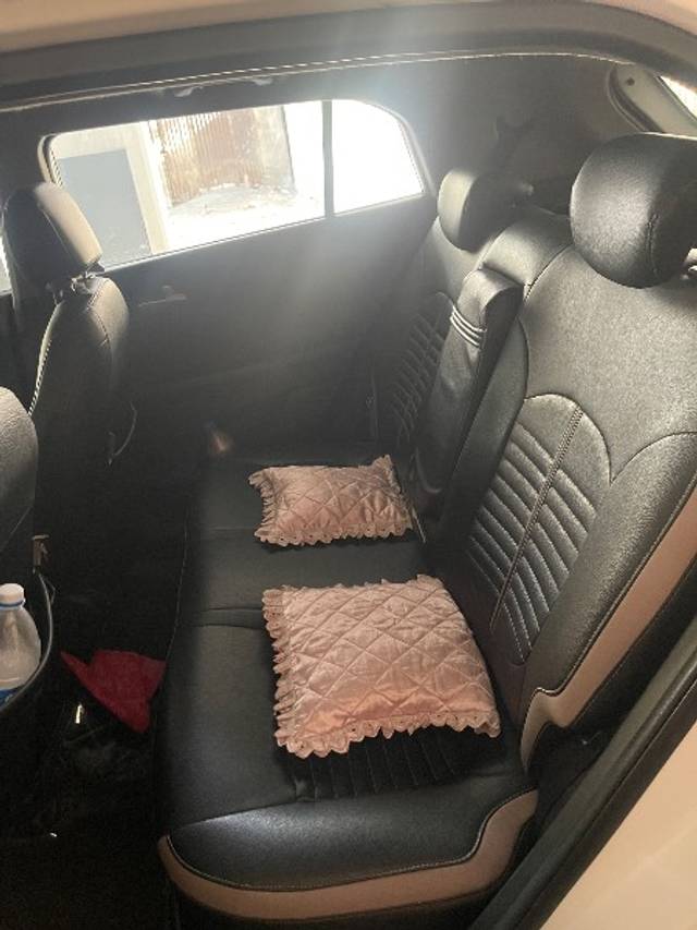 https://images10.gaadi.com/usedgaadi-sellcar/UsedCar/e5a26531a/7c1cb581-8b19-4327-8810-0fd8e811102f.jpeg?imwidth=6402