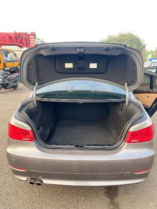 https://images10.gaadi.com/usedgaadi-sellcar/UsedCar/e5a272d3a/a7e7c708-1d2f-4424-9f89-61b81b1074cb.jpeg?imwidth=6402