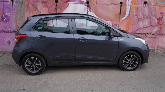https://images10.gaadi.com/usedgaadi-sellcar/UsedCar/e5a2c5c4a/ea245a57-dbf4-4507-82e7-54ed79aae549.jpeg?imwidth=6401