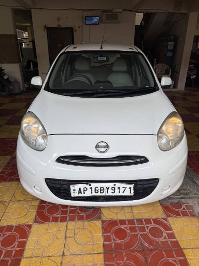 https://images10.gaadi.com/usedgaadi-sellcar/UsedCar/e5a308e5a/aa372d1f-fcaf-407c-8873-edaf8df92407.jpeg?imwidth=6400