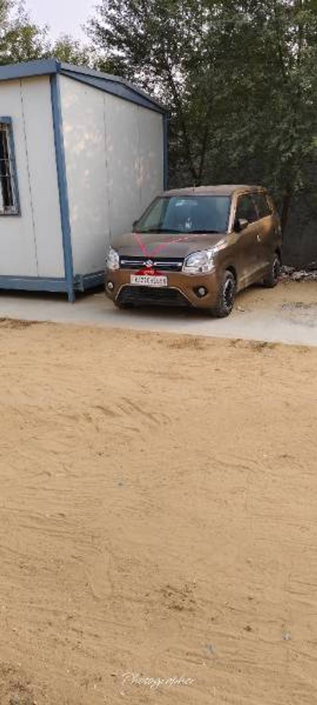 https://images10.gaadi.com/usedgaadi-sellcar/UsedCar/e5a34cbba/95029241-785a-43e1-b9f0-88a315bb8bb3.jpg?imwidth=6400