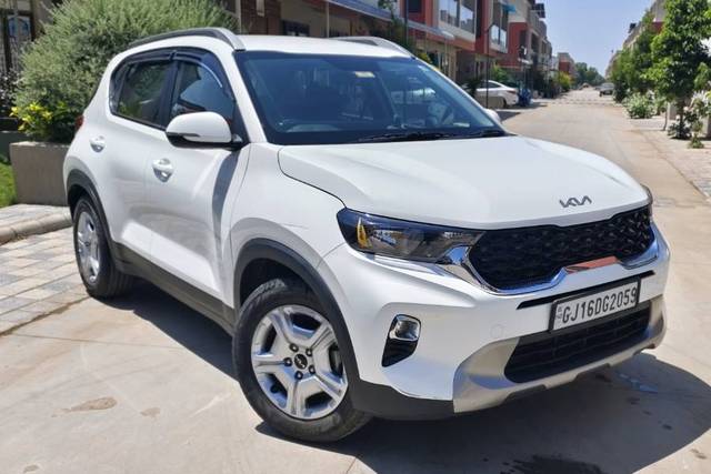 https://images10.gaadi.com/usedgaadi-sellcar/UsedCar/e5a394faa/e8fcc12c-0705-4da9-a623-56e3e94a7bb6.jpg?imwidth=6400