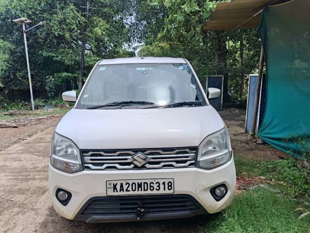 https://images10.gaadi.com/usedgaadi-sellcar/UsedCar/e5a39aa7a/39128feb-8033-44f9-bcd3-1db4bb009785.jpg?imwidth=6400