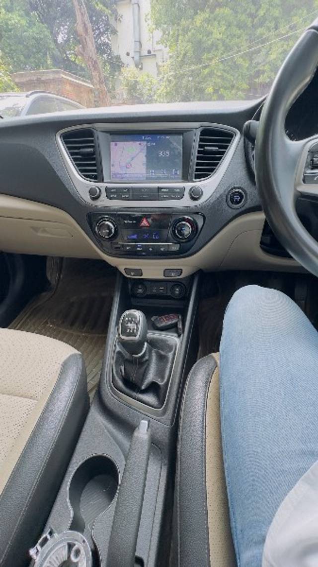 https://images10.gaadi.com/usedgaadi-sellcar/UsedCar/e5a3b457a/1c203389-9715-4e90-b756-31cae8de7777.jpeg?imwidth=6402