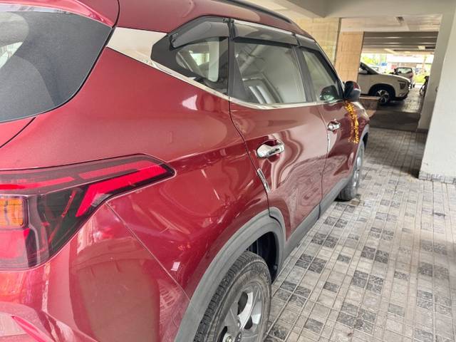 https://images10.gaadi.com/usedgaadi-sellcar/UsedCar/e5a3f659a/02a261a5-6f83-4f1e-9acd-414875a4fb18.jpeg?imwidth=6402