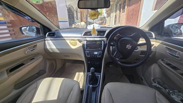 https://images10.gaadi.com/usedgaadi-sellcar/UsedCar/e5a3f8a1a/078edc69-d192-4123-b407-1fe5a8a5cc89.jpg?imwidth=6402
