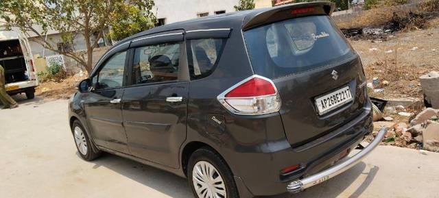 https://images10.gaadi.com/usedgaadi-sellcar/UsedCar/e5a4123ca/26e70574-add9-437e-a0de-127a85615d3d.jpg?imwidth=6402