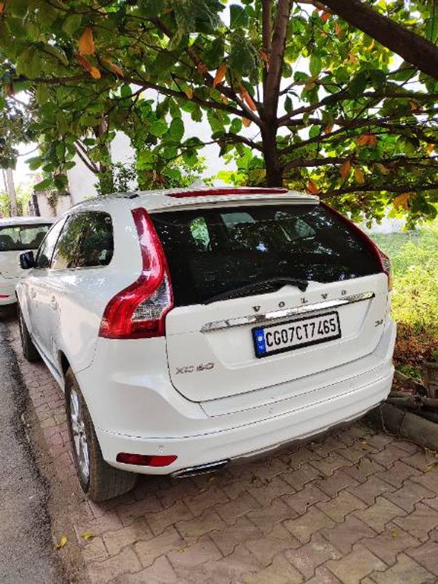 https://images10.gaadi.com/usedgaadi-sellcar/UsedCar/e5a426e3a/bd0dd996-f3ae-40b5-af0d-a40607f1ed23.jpg?imwidth=6402