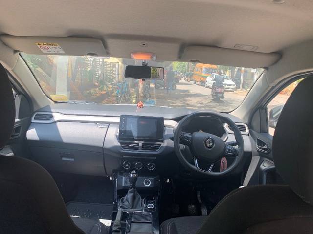 https://images10.gaadi.com/usedgaadi-sellcar/UsedCar/e5a42e2ea/54043640-b193-47c3-94bf-6f93160f9172.jpeg?imwidth=6401