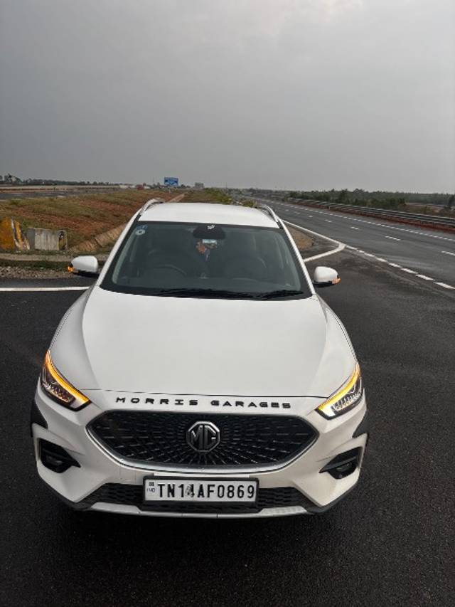 https://images10.gaadi.com/usedgaadi-sellcar/UsedCar/e5a42e5da/2c84de37-0db7-436c-8414-e928c404345f.jpeg?imwidth=6400