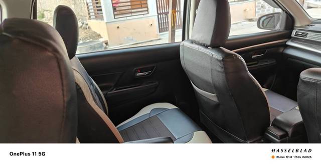 https://images10.gaadi.com/usedgaadi-sellcar/UsedCar/e5a48effa/b5dcc2fd-99a7-4313-9575-ae7ec262916e.jpg?imwidth=6400