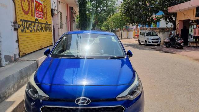 https://images10.gaadi.com/usedgaadi-sellcar/UsedCar/e5a494e3a/662390a0-9083-41c0-b147-3afcc4a60f1c.jpg?imwidth=6400