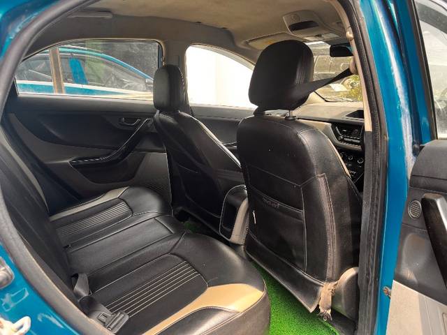 https://images10.gaadi.com/usedgaadi-sellcar/UsedCar/e5a49e1fa/c6e5e566-7e6e-408e-aed4-e98406ddf9a3.jpeg?imwidth=6401