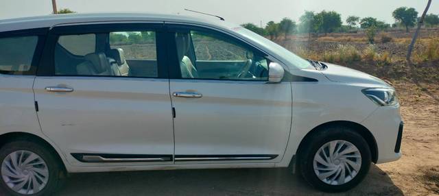 https://images10.gaadi.com/usedgaadi-sellcar/UsedCar/e5a49e20a/68ba8ebc-6472-4e46-8605-c305247215e2.jpg?imwidth=6402