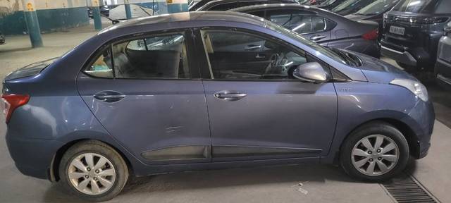 https://images10.gaadi.com/usedgaadi-sellcar/UsedCar/e5a4c706a/86b4adbf-d541-4ec3-861d-faf5500e3e48.jpg?imwidth=6401