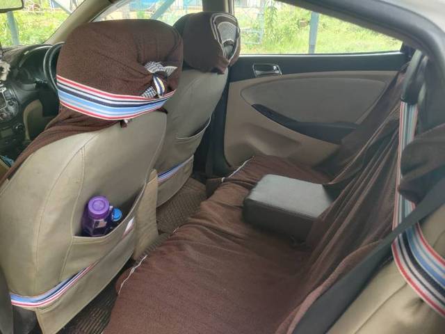 https://images10.gaadi.com/usedgaadi-sellcar/UsedCar/e5a4c8a6a/46e834b1-dd67-4a26-ba26-0c357f6c4af0.jpg?imwidth=6402