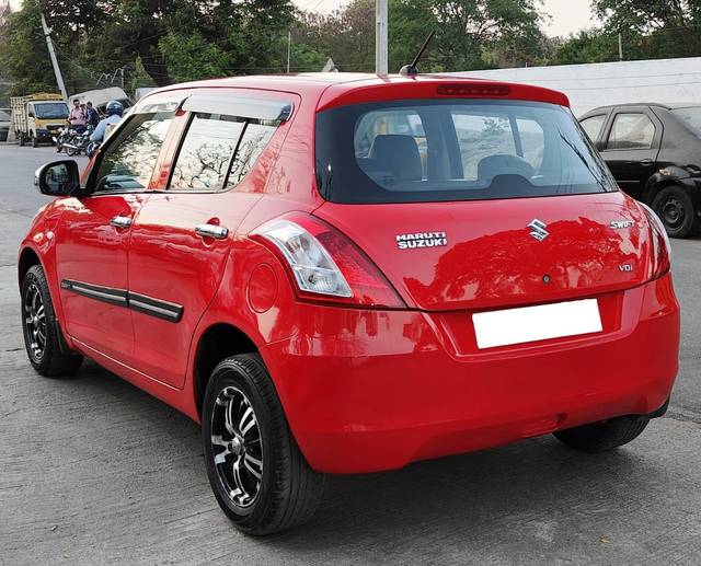 https://images10.gaadi.com/usedgaadi-sellcar/UsedCar/e5a4eaa0a/3b3d5bca-548b-472c-9c52-76e3980d42a2.jpg?imwidth=6402