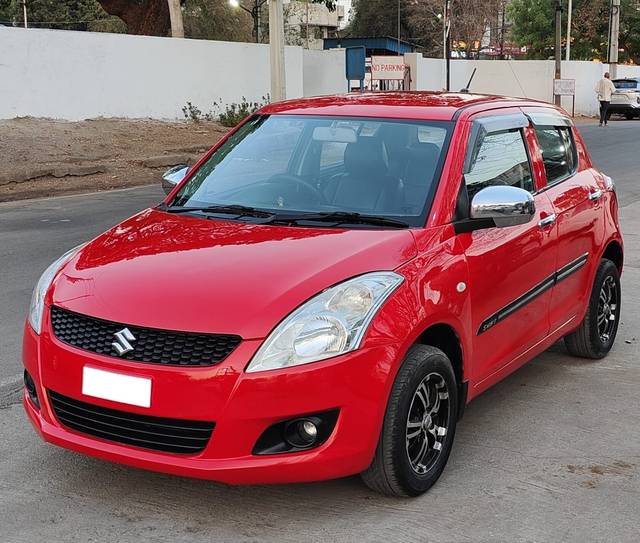 https://images10.gaadi.com/usedgaadi-sellcar/UsedCar/e5a4eaa0a/f03a8ba0-4a58-4ffc-8874-933c964f5da5.jpg?imwidth=6401