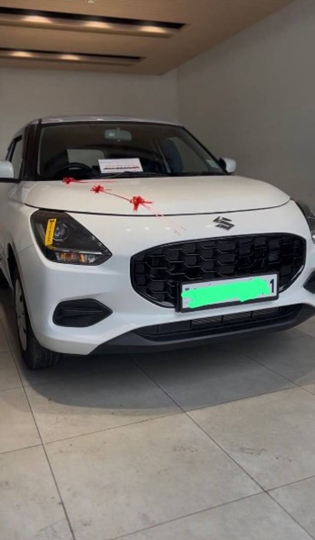 https://images10.gaadi.com/usedgaadi-sellcar/UsedCar/e5a4eba6a/bc40fd84-2503-406d-89e8-f4e7e60b6bf0.jpeg?imwidth=6400