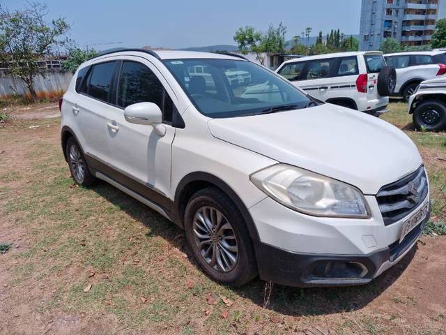 https://images10.gaadi.com/usedgaadi-sellcar/UsedCar/e5a5053ca/5f31ca22-081a-4350-8c33-7c1168921635.jpeg?imwidth=6400