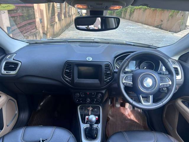 https://images10.gaadi.com/usedgaadi-sellcar/UsedCar/e5a538faa/18050bfb-95c4-45b2-9f16-59499f62f79f.jpg?imwidth=6401