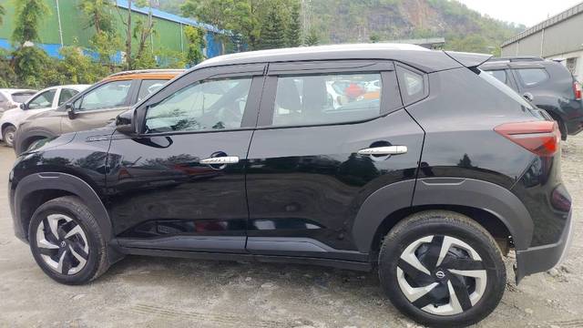 https://images10.gaadi.com/usedgaadi-sellcar/UsedCar/e5a588b8a/8bf111b8-e0d8-4923-9fc7-62870d4f35fe.jpg?imwidth=6402
