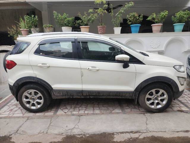 https://images10.gaadi.com/usedgaadi-sellcar/UsedCar/e5a612b0a/4076a828-9235-4955-882a-6aa1e52be7f7.jpg?imwidth=6400