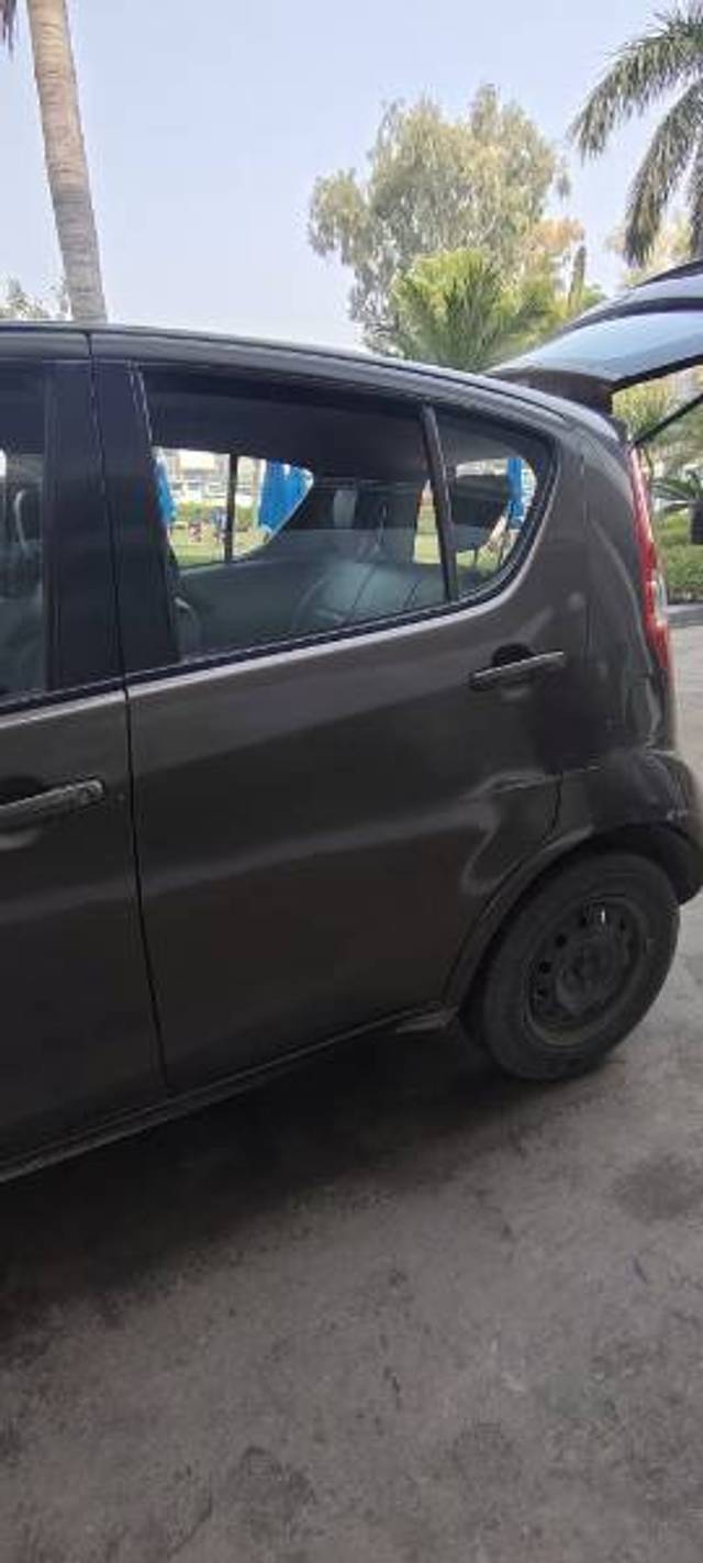 https://images10.gaadi.com/usedgaadi-sellcar/UsedCar/e5a62a8ca/9cdda25d-e31b-476f-b4d8-af99a2fa5705.jpg?imwidth=6402