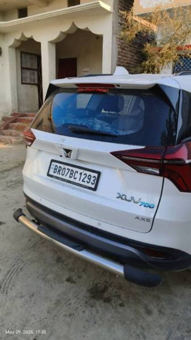 https://images10.gaadi.com/usedgaadi-sellcar/UsedCar/e5a6951aa/a962a863-97f0-41cc-beac-cc5b9fd2dfd6.jpg?imwidth=6400