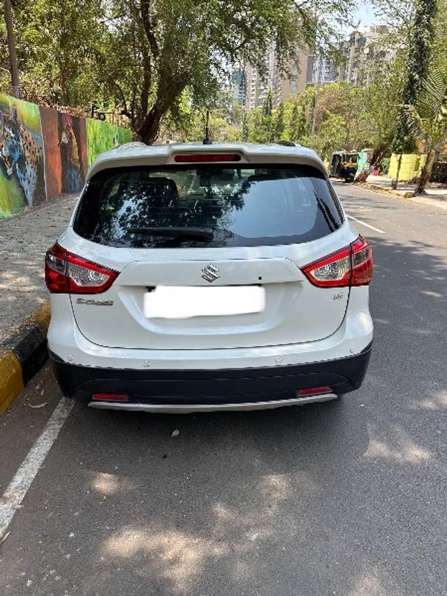 https://images10.gaadi.com/usedgaadi-sellcar/UsedCar/e5a71915a/b79c4c21-c124-457a-b486-c9f930435a2d.jpeg?imwidth=6401