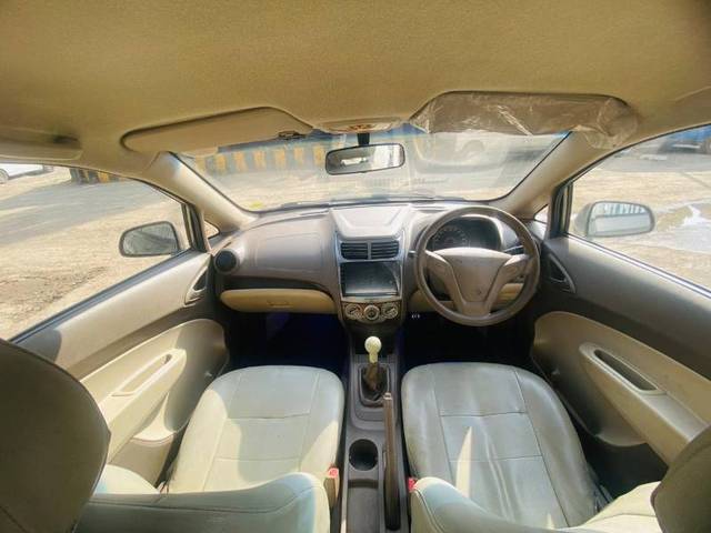 https://images10.gaadi.com/usedgaadi-sellcar/UsedCar/e5a71f81a/56f6b9ef-29d0-4ad0-9113-4a0ec2fd0507.jpg?imwidth=6402