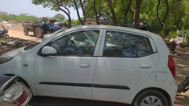 https://images10.gaadi.com/usedgaadi-sellcar/UsedCar/e5a72ca3a/9a185dbd-5b66-4fdf-8907-b4a2b0a88266.jpg?imwidth=6402