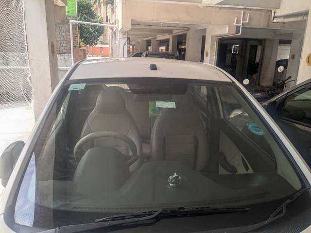 https://images10.gaadi.com/usedgaadi-sellcar/UsedCar/e5a75558a/9c5f949d-676b-4881-8b75-de38121f8ca3.jpg?imwidth=6401