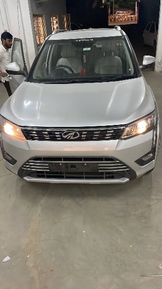 https://images10.gaadi.com/usedgaadi-sellcar/UsedCar/e5a75eada/3a5840d5-92e0-4da9-a5dc-03272885c8b1.jpeg?imwidth=6402